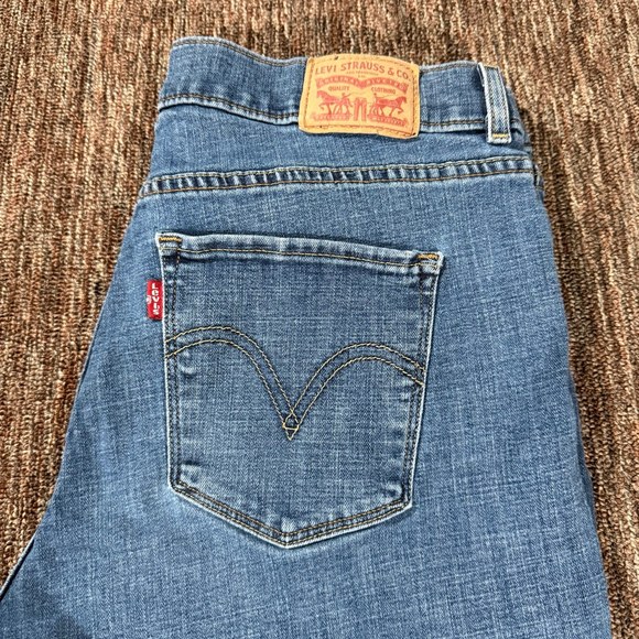 Women's Levi's Blue Classic Boot Cut Jeans Size 12S - Picture 4 of 9
